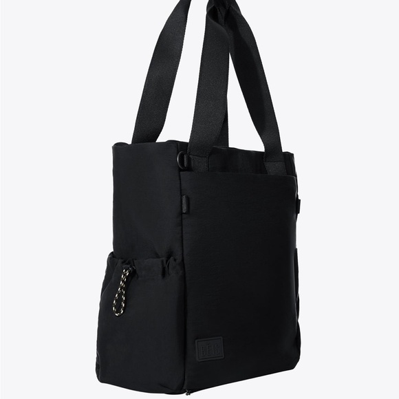 Beis The Sport Tote in Black - Picture 6 of 7